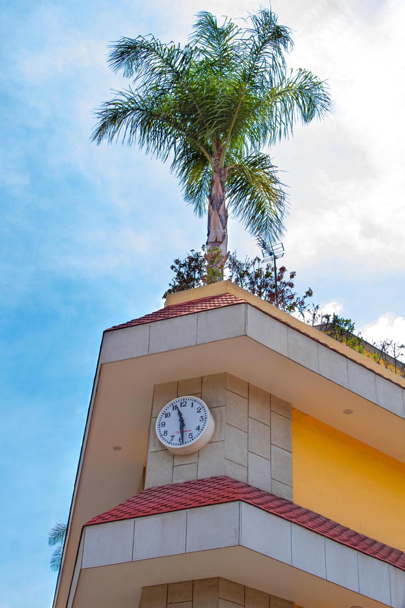 La Casa Del Reloj - Zona De Hospitales Otel Meksika Dış mekan fotoğraf
